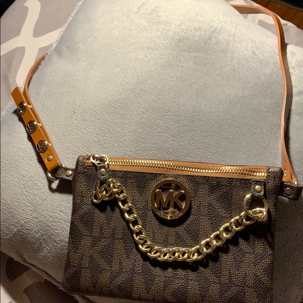 Fanny Pack (Price Negotiable)